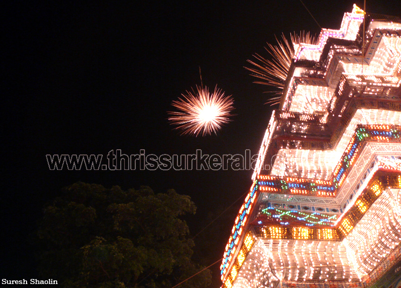 thrissur-pooram-2011- (124)